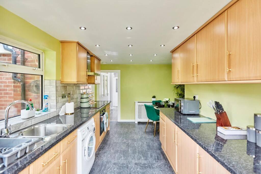 *Little Haven In Leeds* ¤Private Parking¤ Ensuite Лийдс Екстериор снимка