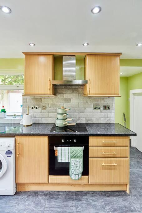 *Little Haven In Leeds* ¤Private Parking¤ Ensuite Лийдс Екстериор снимка