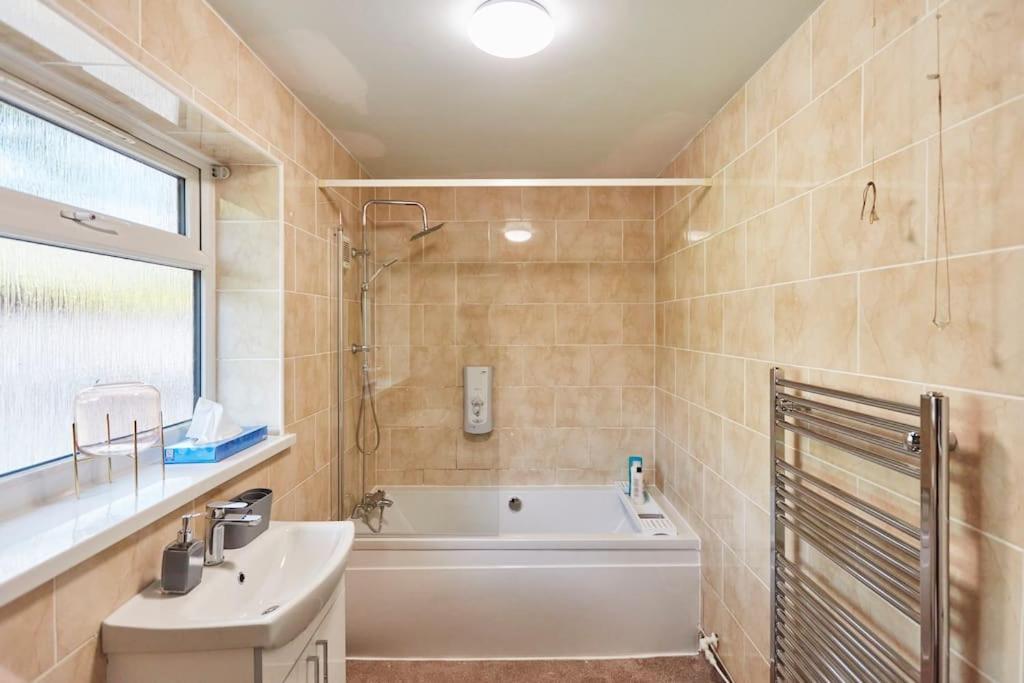 *Little Haven In Leeds* ¤Private Parking¤ Ensuite Лийдс Екстериор снимка