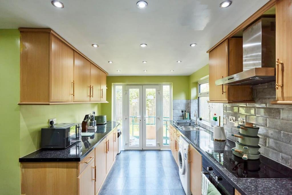 *Little Haven In Leeds* ¤Private Parking¤ Ensuite Лийдс Екстериор снимка